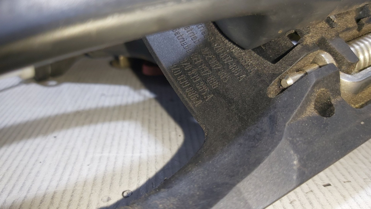DIJELOVI RUCKA VRATA AUDI A2 > 99-05 8Z0839885A
