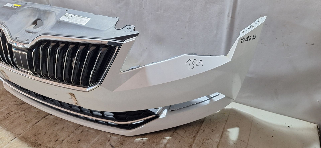 DIJELOVI BRANIK SKODA SUPERB > 15-19 3V0807221