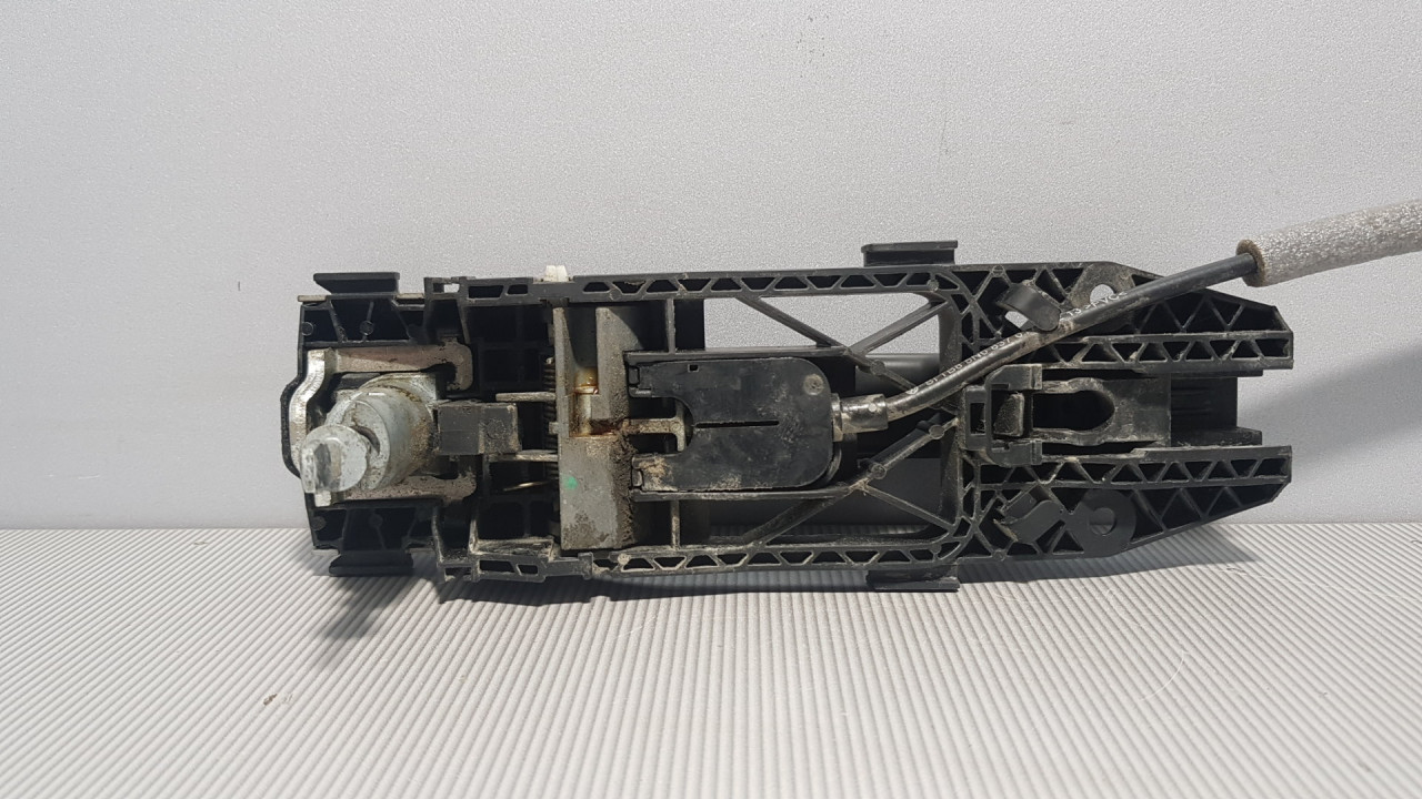 DIJELOVI RUCKA VRATA VW GOLF 7 > 12-16 5N0837885H