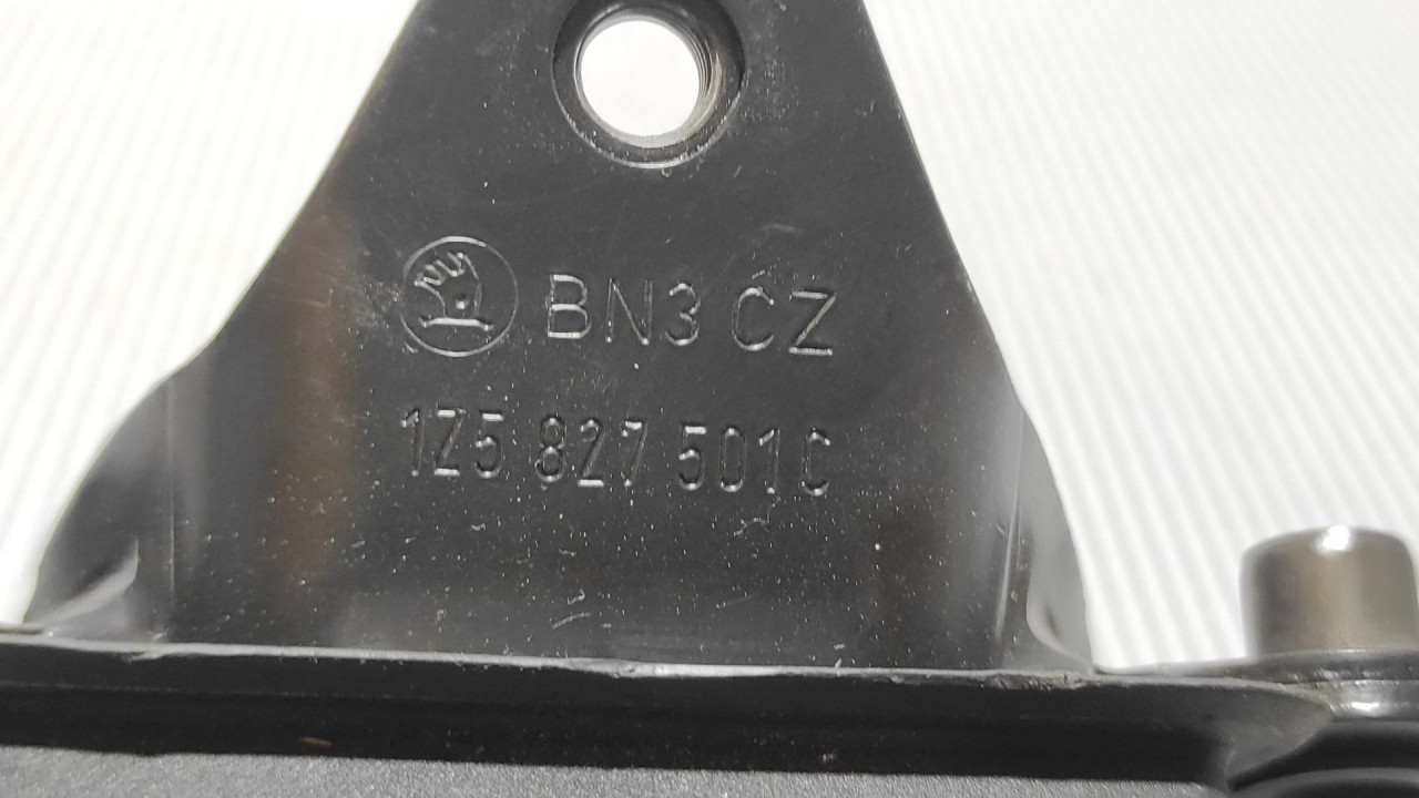 BRAVA GEPEKA SKODA OCTAVIA > 04-08 1Z5827501C