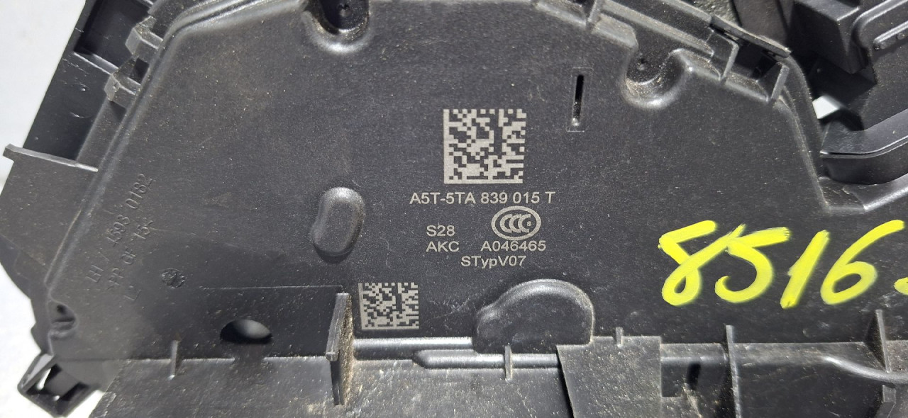 DIJELOVI BRAVA VRATA AUDI A3 (8Y) > 20 -  5TA839015T