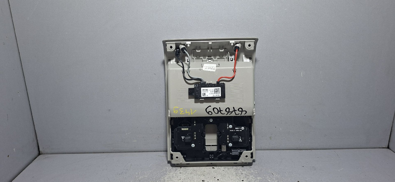 DIJELOVI RASVJETA U KABINI VW TIGUAN > 16-20 2.0 5G0867489