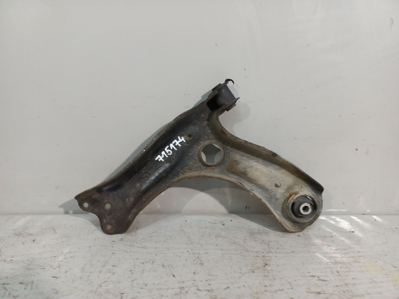 DIJELOVI LAFETA SKODA FABIA > 14- 6R0407152F