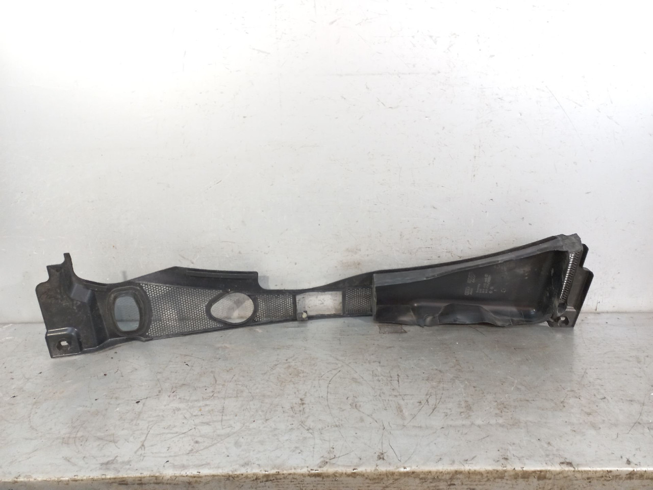 DIJELOVI PLASTIKA AUDI A4 (B8) > 12-15 8K1819447
