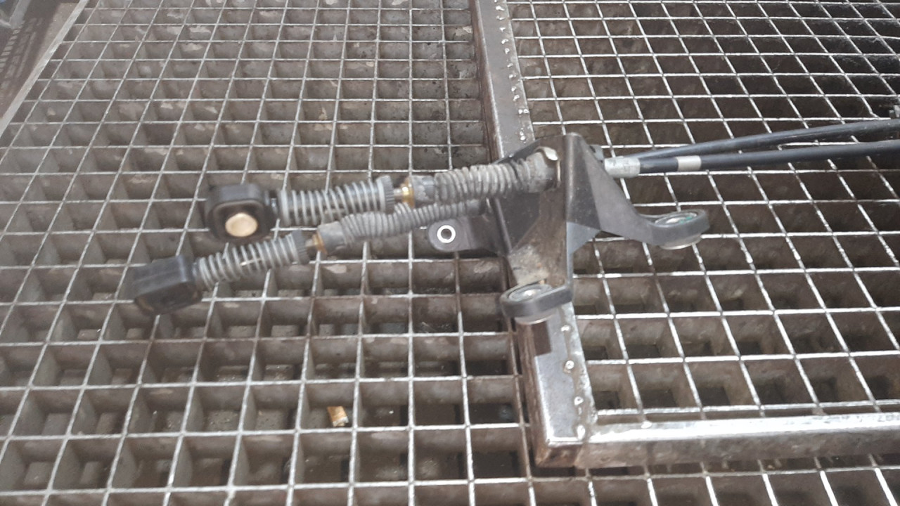 DIJELOVI SALTEBLA VW GOLF 6 > 08-12 1K0711049BS