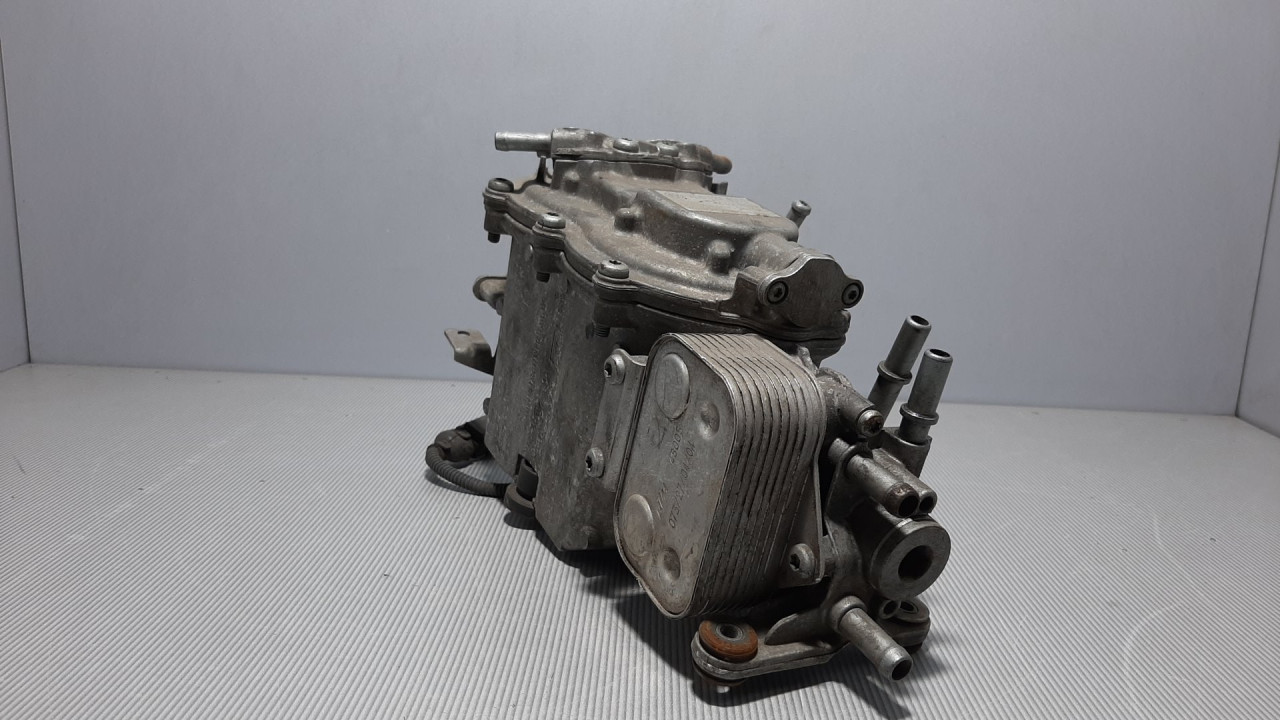 KUCISTE FILTERA ULJA VW TOUAREG > 02-06 7L6127401D