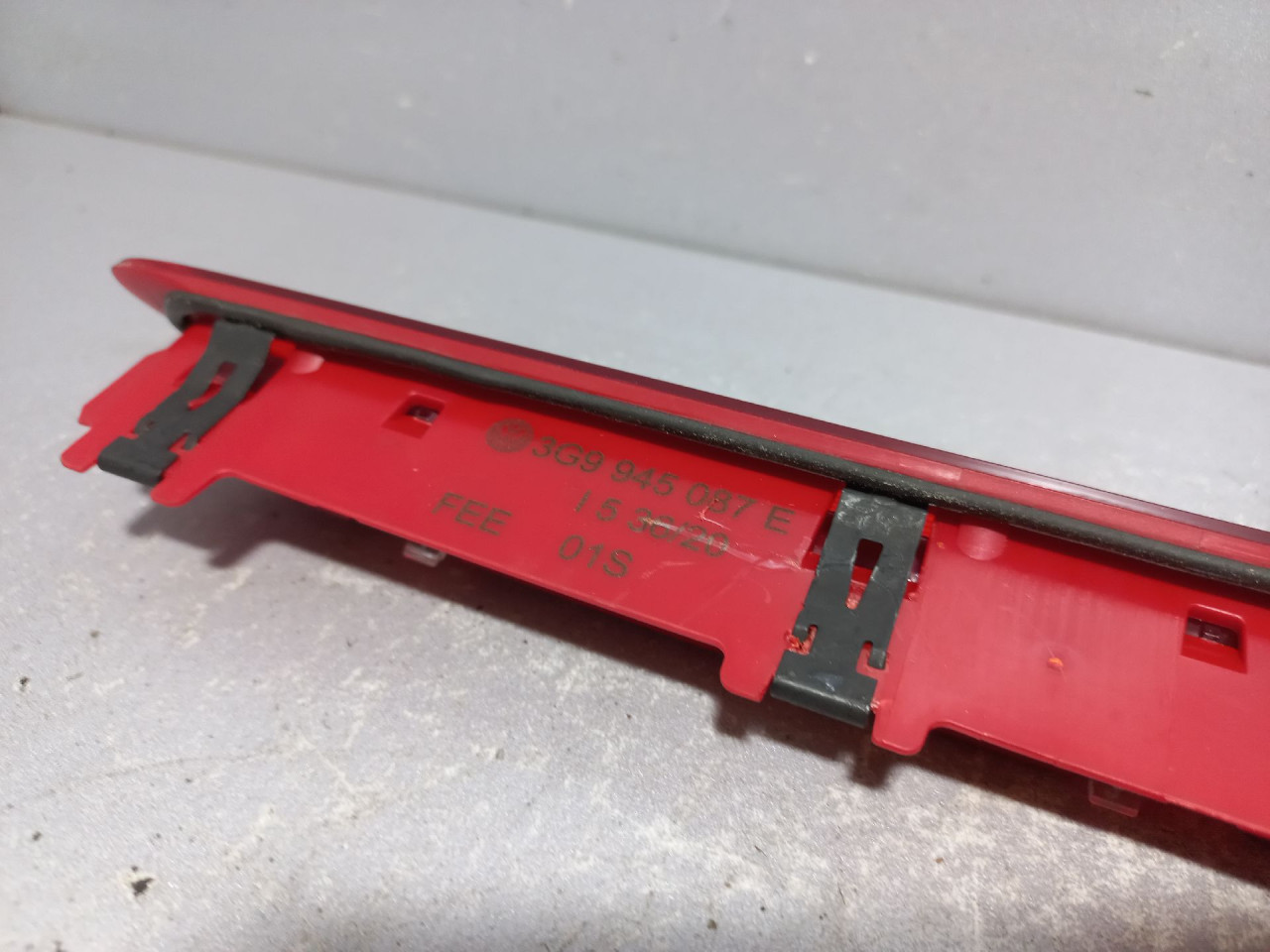 TRECE STOP SVJETLO VW PASSAT B7 > 10-14 3G9945087E