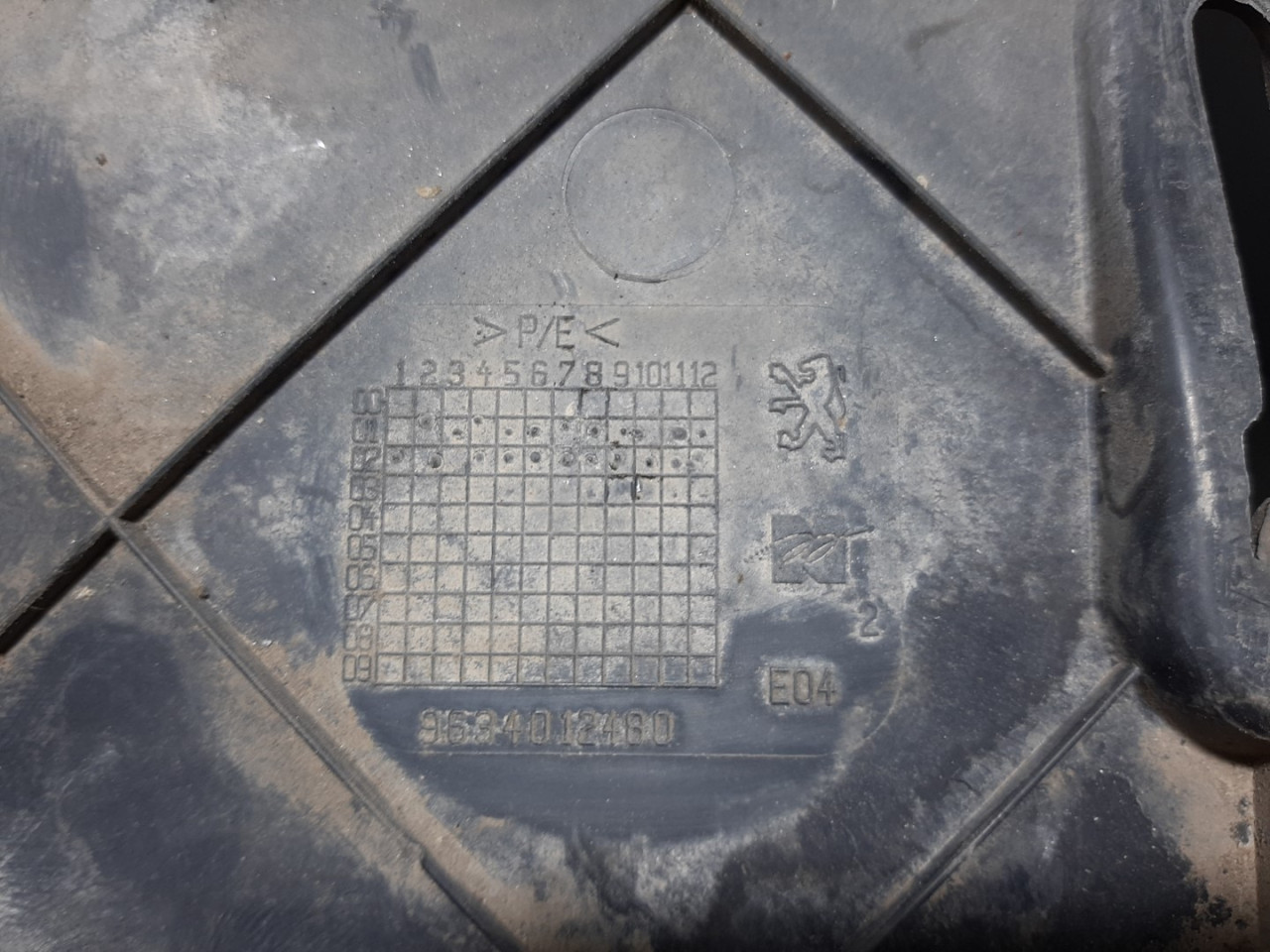 PLASTIKA BRANIKA PEUGEOT 307 > 01-05 9634012480