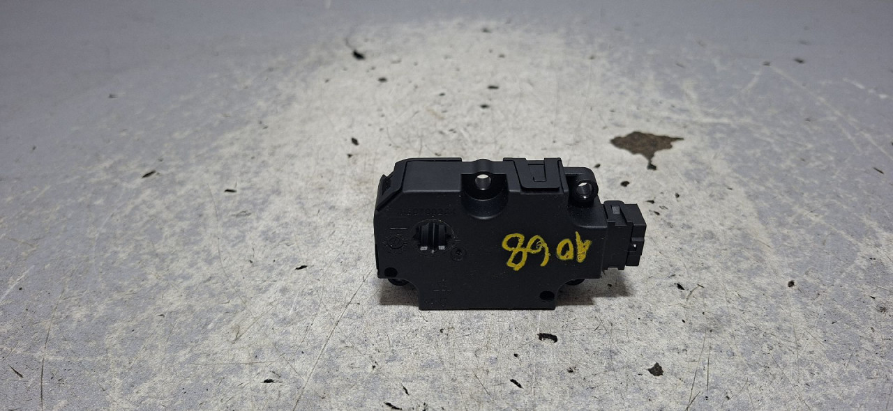 DIJELOVI MOTORIC KLAPNE AUDI A4 (B9) > 15-18 2.0 ZBAT0084D03