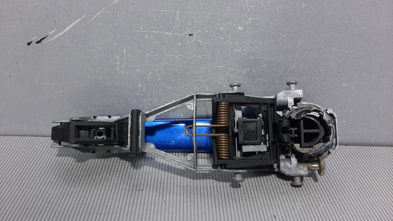 RUCKA VRATA SKODA OCTAVIA > 04-08 1Z0839885