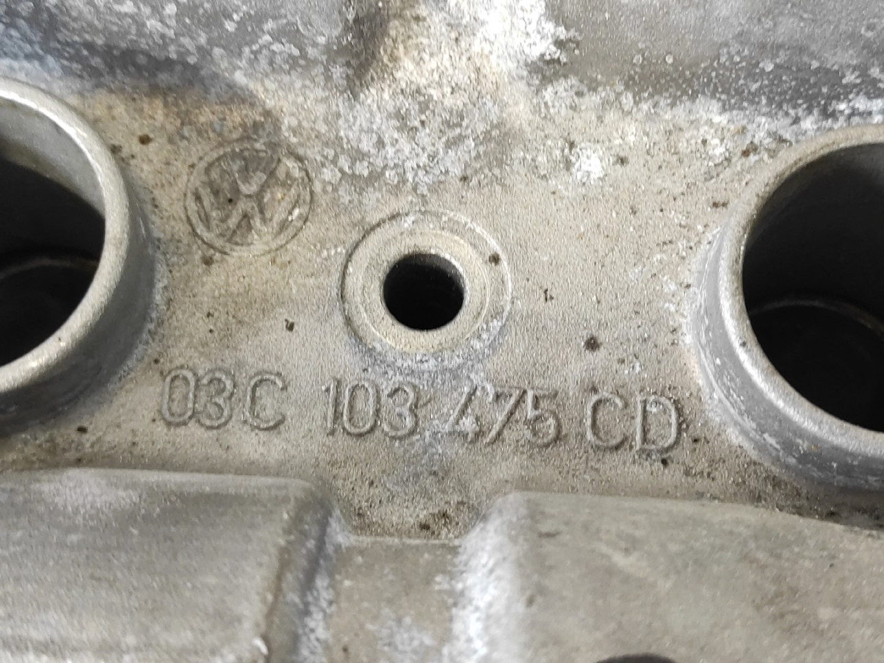 DIJELOVI DEKLO VW GOLF 6 > 08-12 1.4 03C103475CD