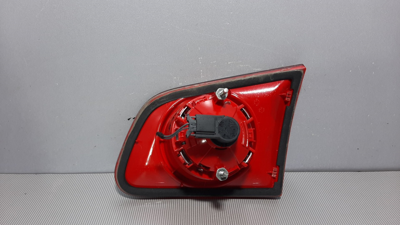 STOP SVJETLO VW PASSAT B6 > 05-10 3C9945093