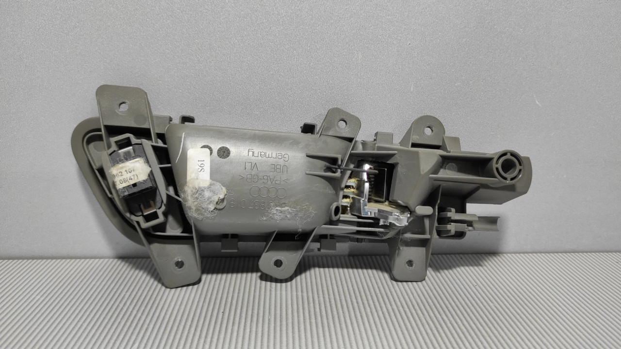 UNUTRASNJA RUCKA VRATA AUDI A4 (B8) > 07-11 8K0837019