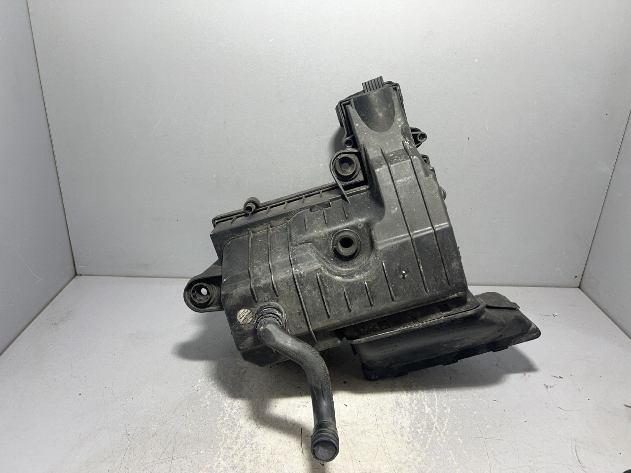 KUCISTE FILTERA ZRAKA VW GOLF 7 > 12-16 500129618B