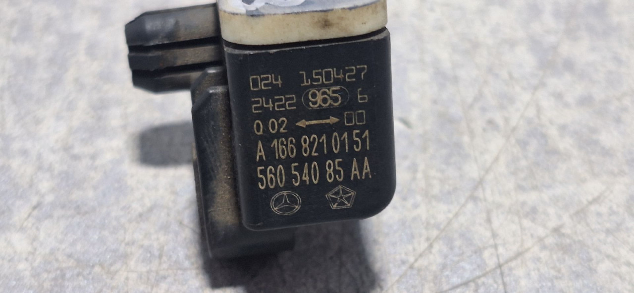 SENZOR AIRBAGA MERCEDES GLE (W166) > 15-18 A1668210151
