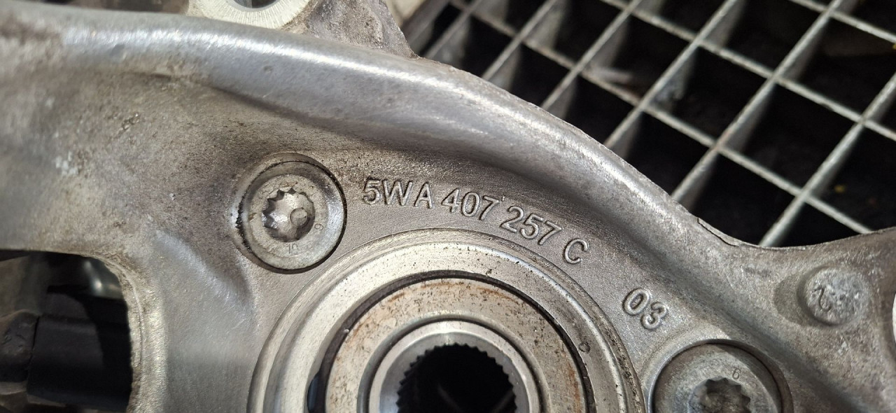 DIJELOVI GLAVCINA SKODA KODIAQ > 21- 2.0 5WA407257C