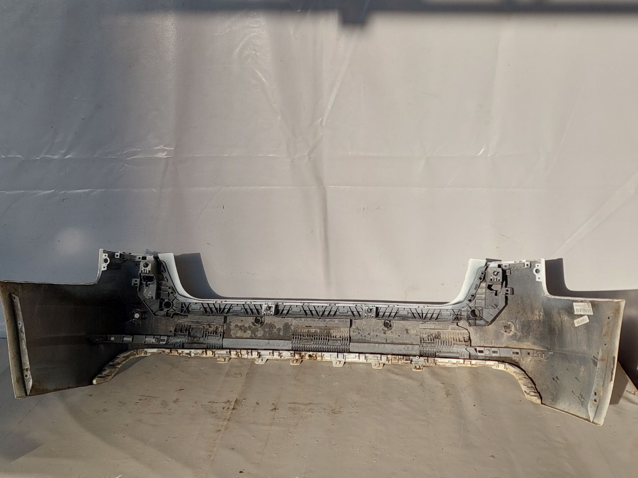 DIJELOVI BRANIK AUDI A4 (B9) > 15-18 8W9807511J