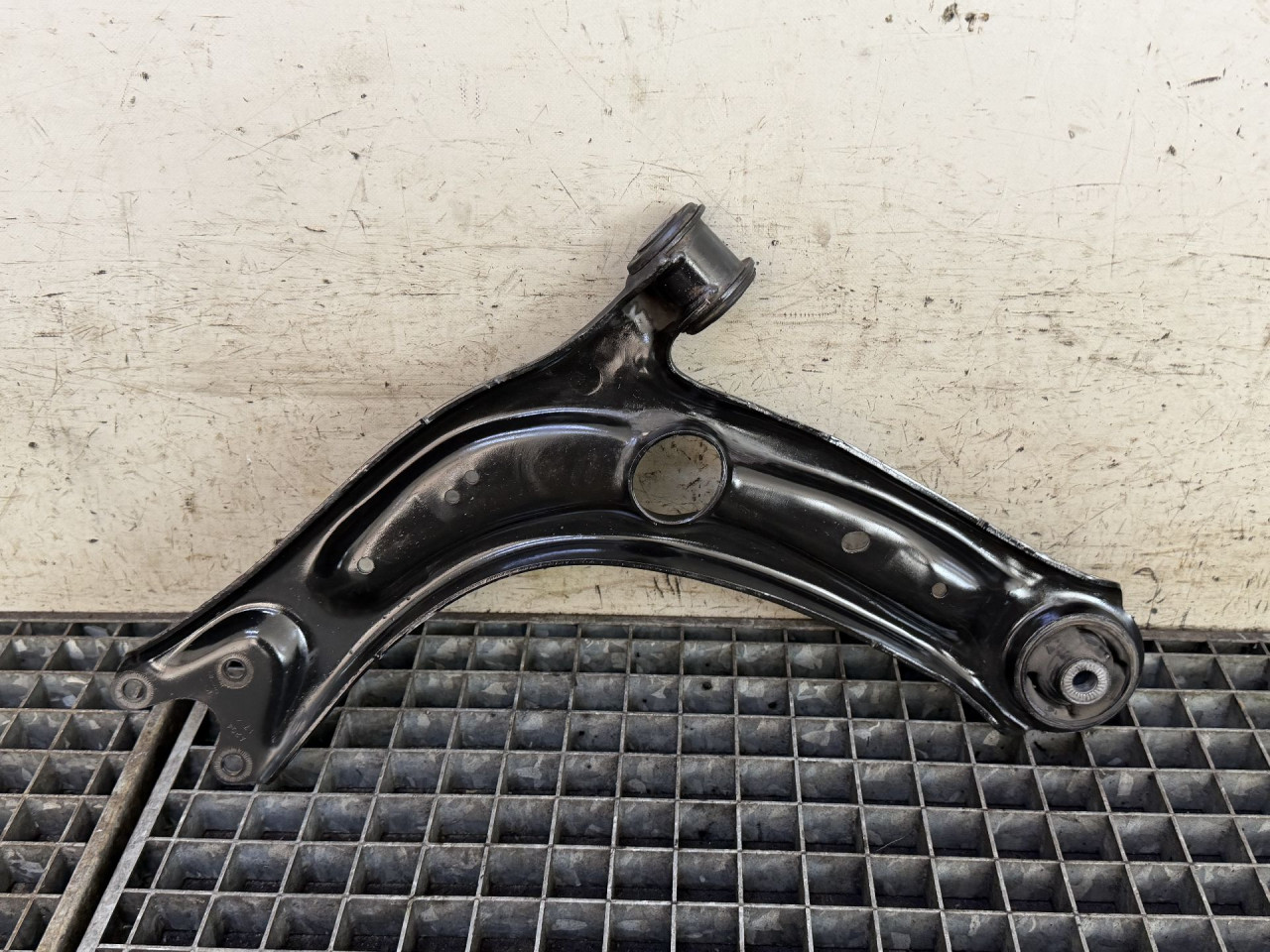 DIJELOVI LAFETA SKODA SUPERB > 15-19 2.0 3Q0407151S