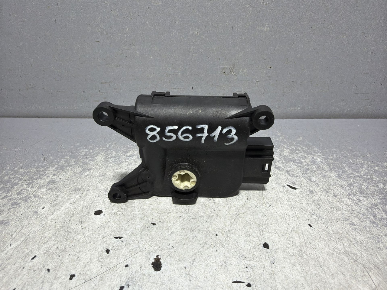 DIJELOVI MOTORIC KLAPNE VW GOLF 6 > 08-12 1K0907511J