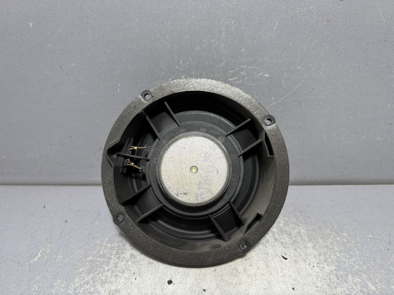 DIJELOVI ZVUCNIK VW UP > 16-