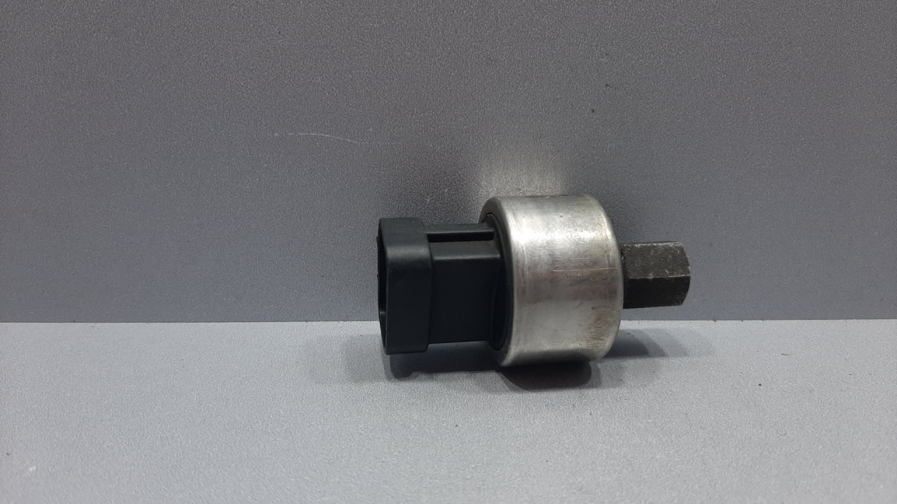 PRESOSTAT KLIME OPEL ASTRA F > 94-98 90506752