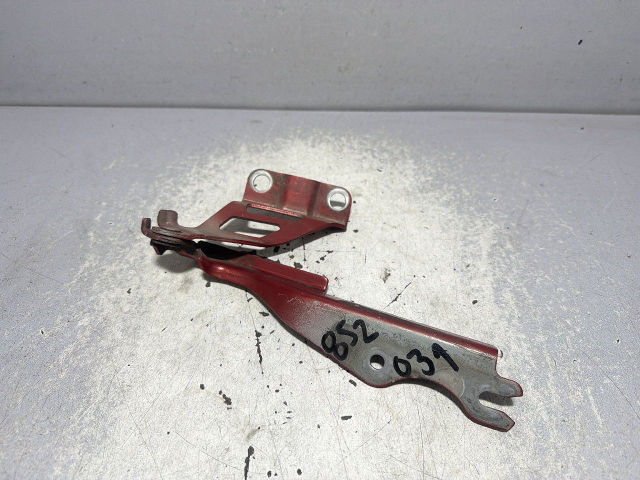 DIJELOVI SKARE OD HAUBE MAZDA 6 > 16-18 GHP952420B
