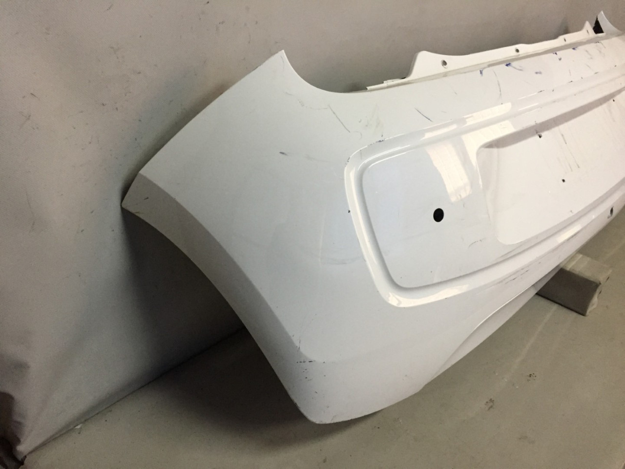DIJELOVI BRANIK VW UP > 12-16 VW201010 1S6807421