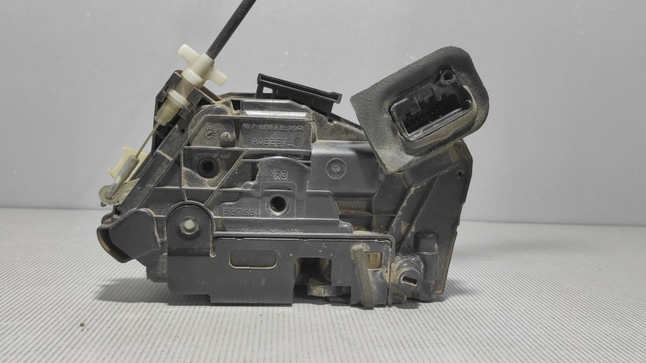 DIJELOVI BRAVA VRATA SKODA FABIA > 14- 6V0839016A