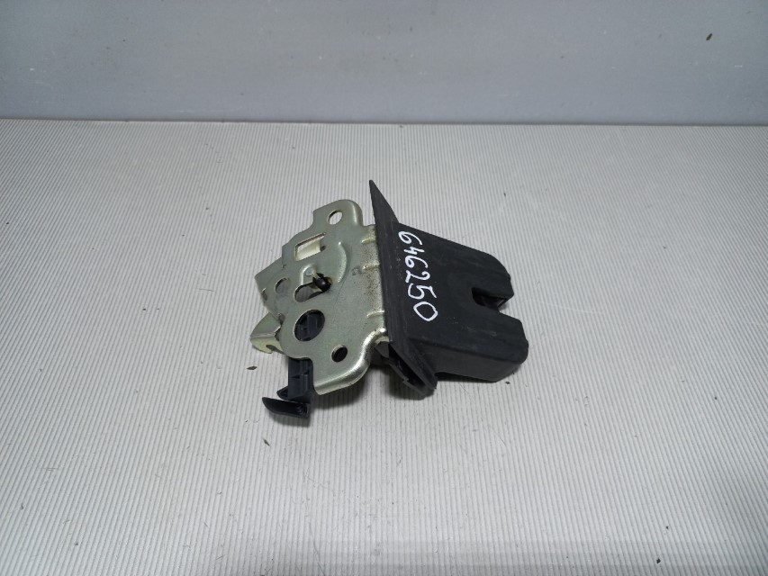 BRAVA GEPEKA AUDI A4 (B8) > 07-11 8K9827505A