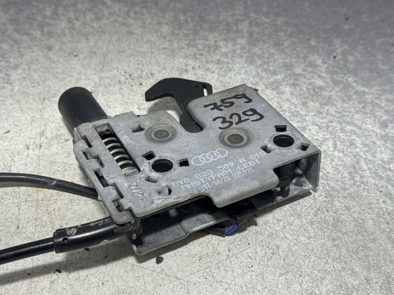 BRAVA HAUBE AUDI A3 (8Y) > 20 -  8Y0823509A