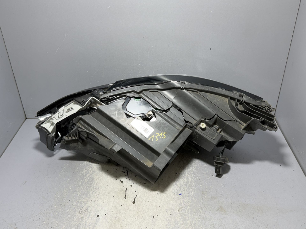 DIJELOVI FAR OSTECEN PEUGEOT 3008 > 16-20 1.5 046791