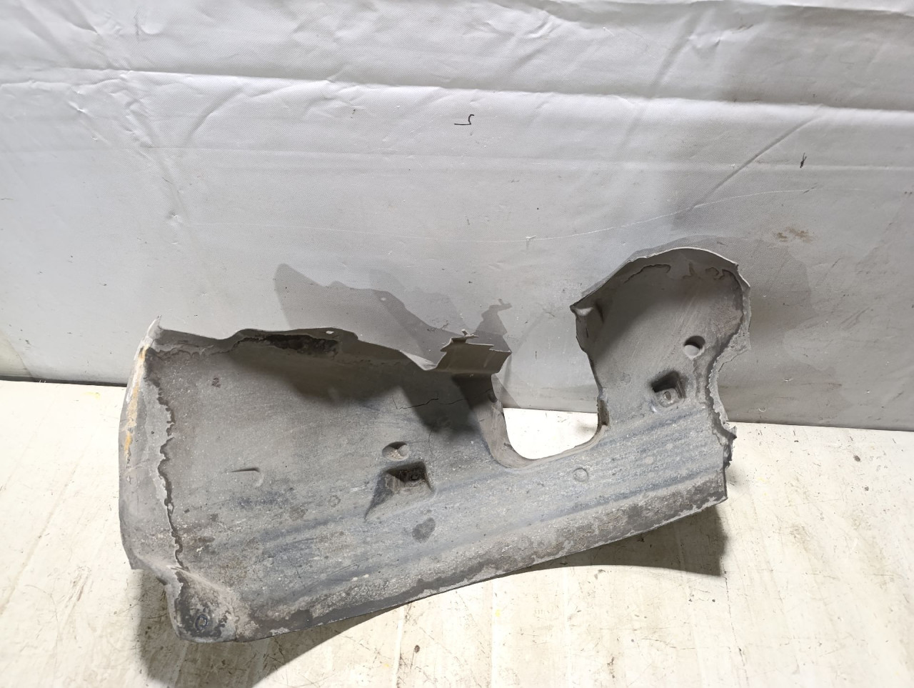 UNUTRASNJI BLATOBRAN PEUGEOT 308 > 13-17 9811875880