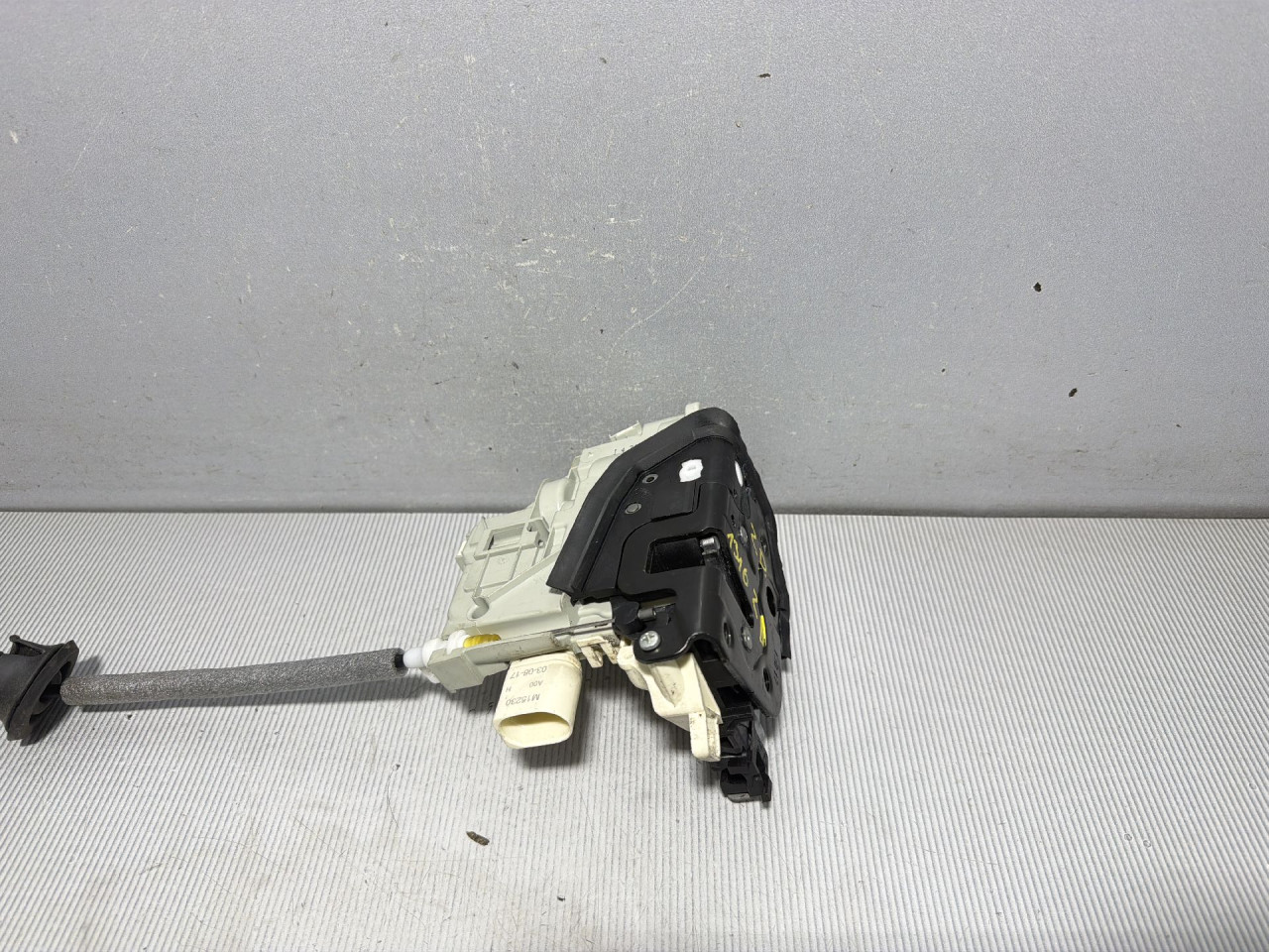 DIJELOVI BRAVA VRATA AUDI A4 (B9) > 15-18 2.0 4G0839016F