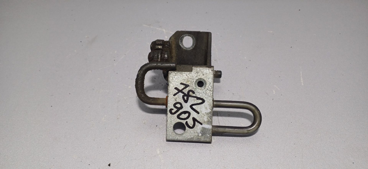 DIJELOVI BAGLAMA VW PASSAT B6 > 05-10 3C9833411E