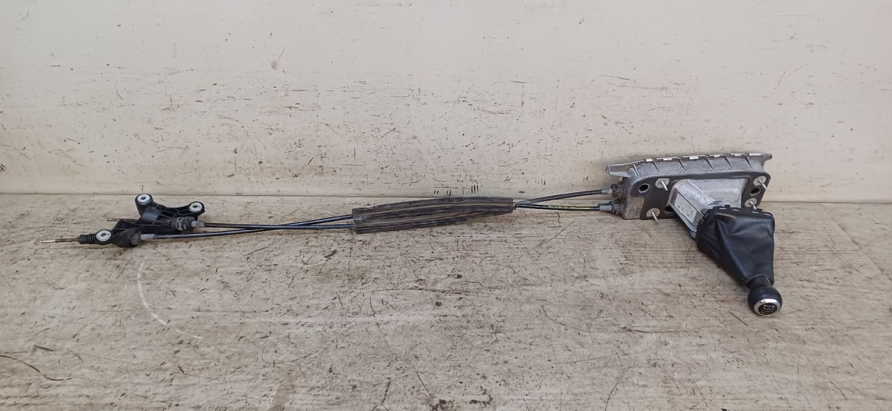 DIJELOVI SALTEBLA VW TIGUAN > 11-15 5N0711049P