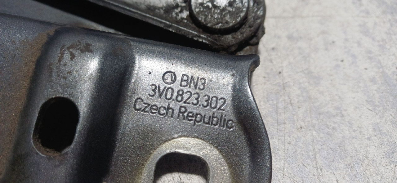 DIJELOVI SKARE OD HAUBE SKODA SUPERB > 15-19 2.0 3V0823302