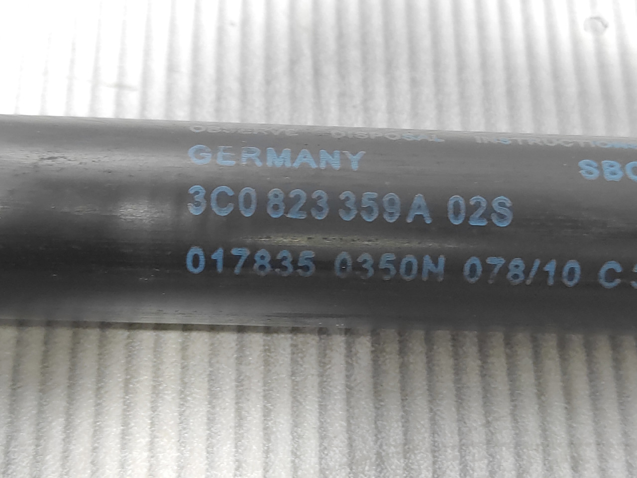 AMORTIZER HAUBE VW PASSAT B6 > 05-10 3C0823359A