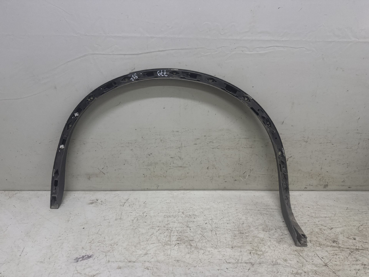 DIJELOVI RUB BLATOBRANA VW TOUAREG > 14-18 3.0 7P6854820A