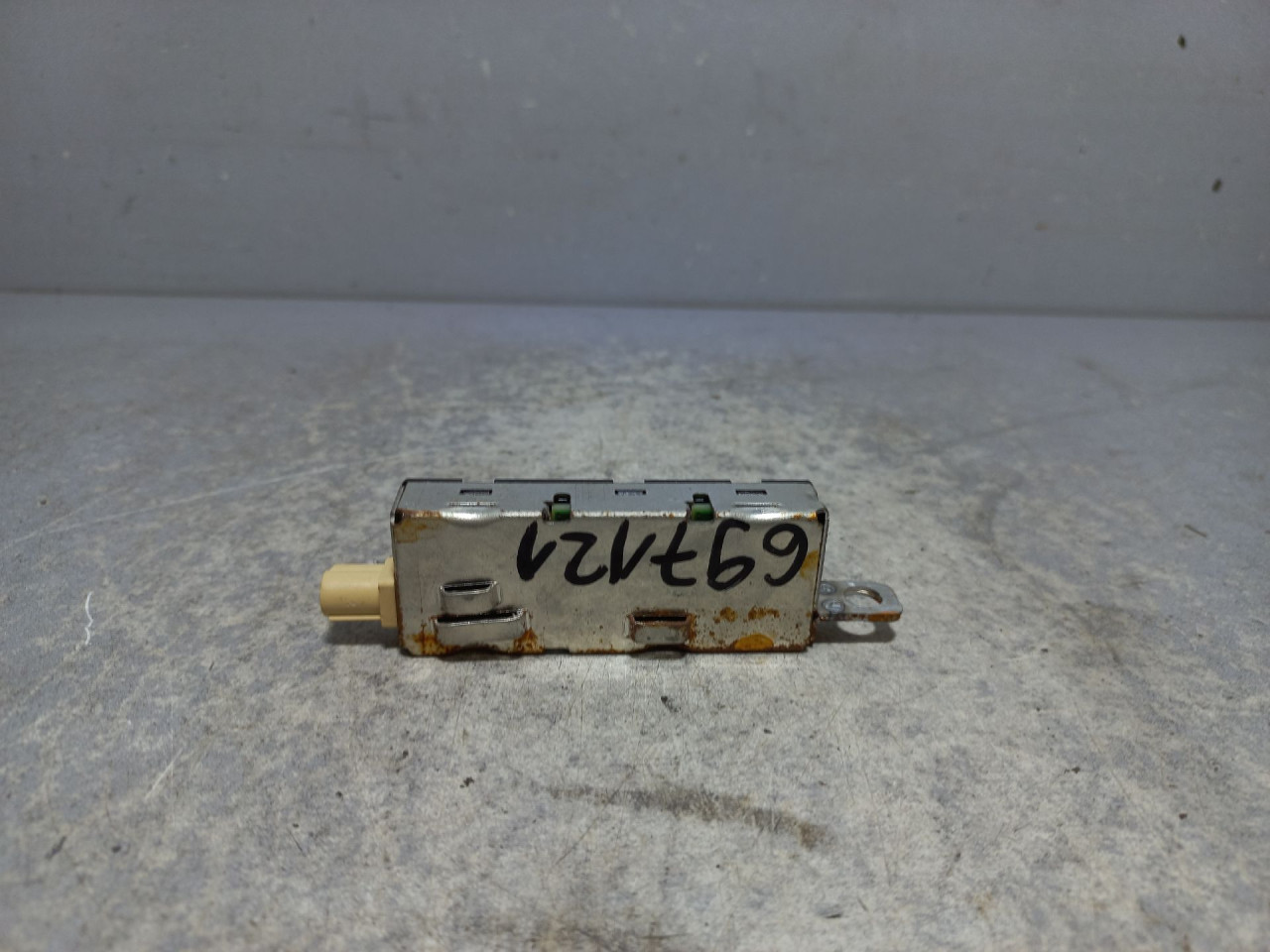 DIJELOVI ANTENA AUDI A4 (B8) > 07-11 8K9035225A