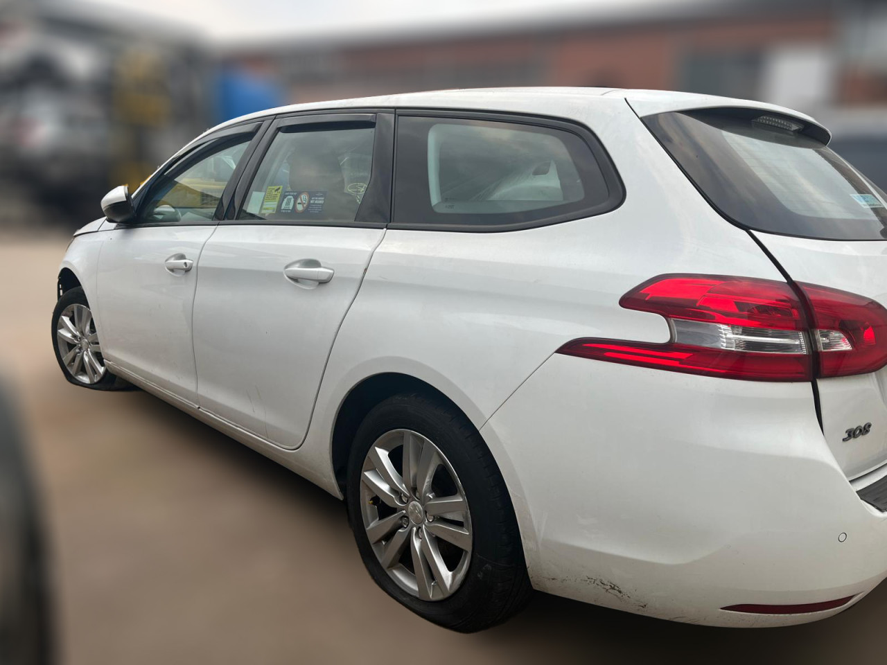 DIJELOVI PEUGEOT 308 > 17-21 1.5 Dizel YHZ YH01 MOTOR