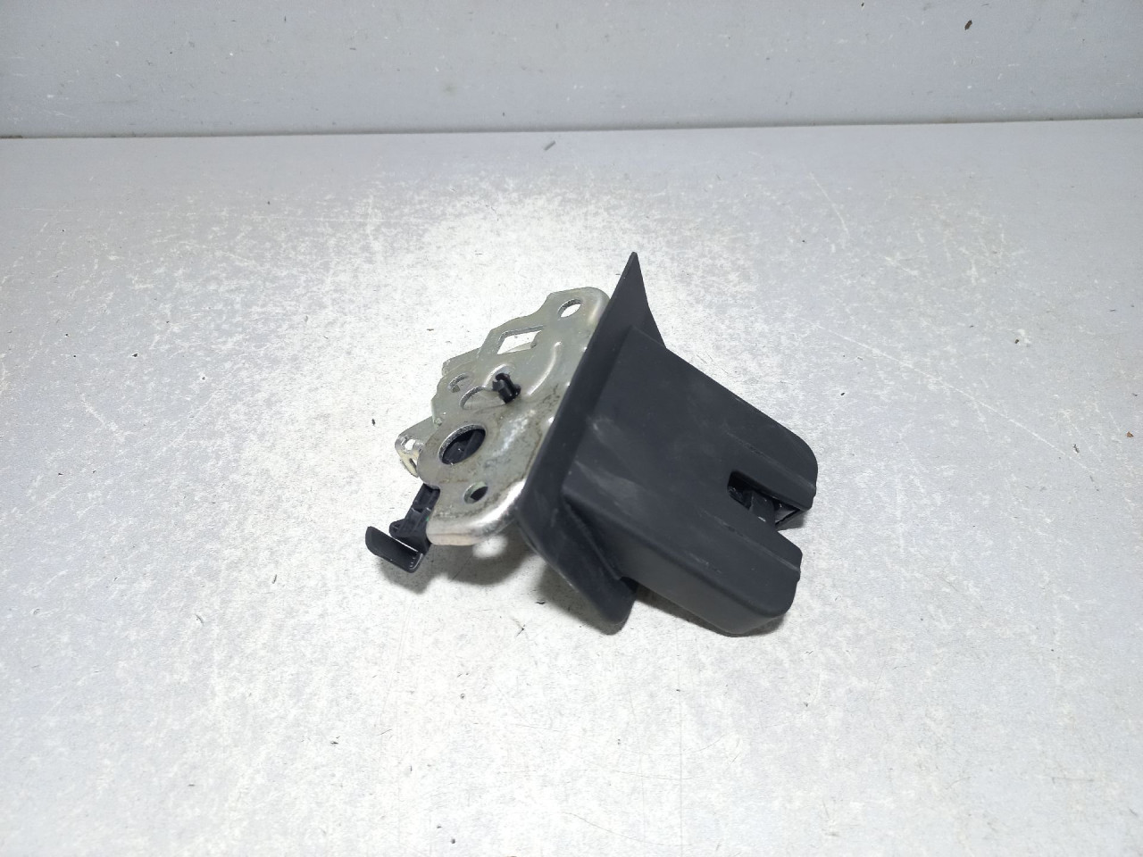 DIJELOVI BRAVA GEPEKA SKODA FABIA > 14- 8R0827505