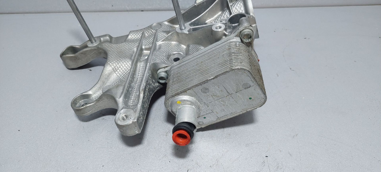 HLADNJAK ULJA AUDI A6 4G > 11-14 06J117021J