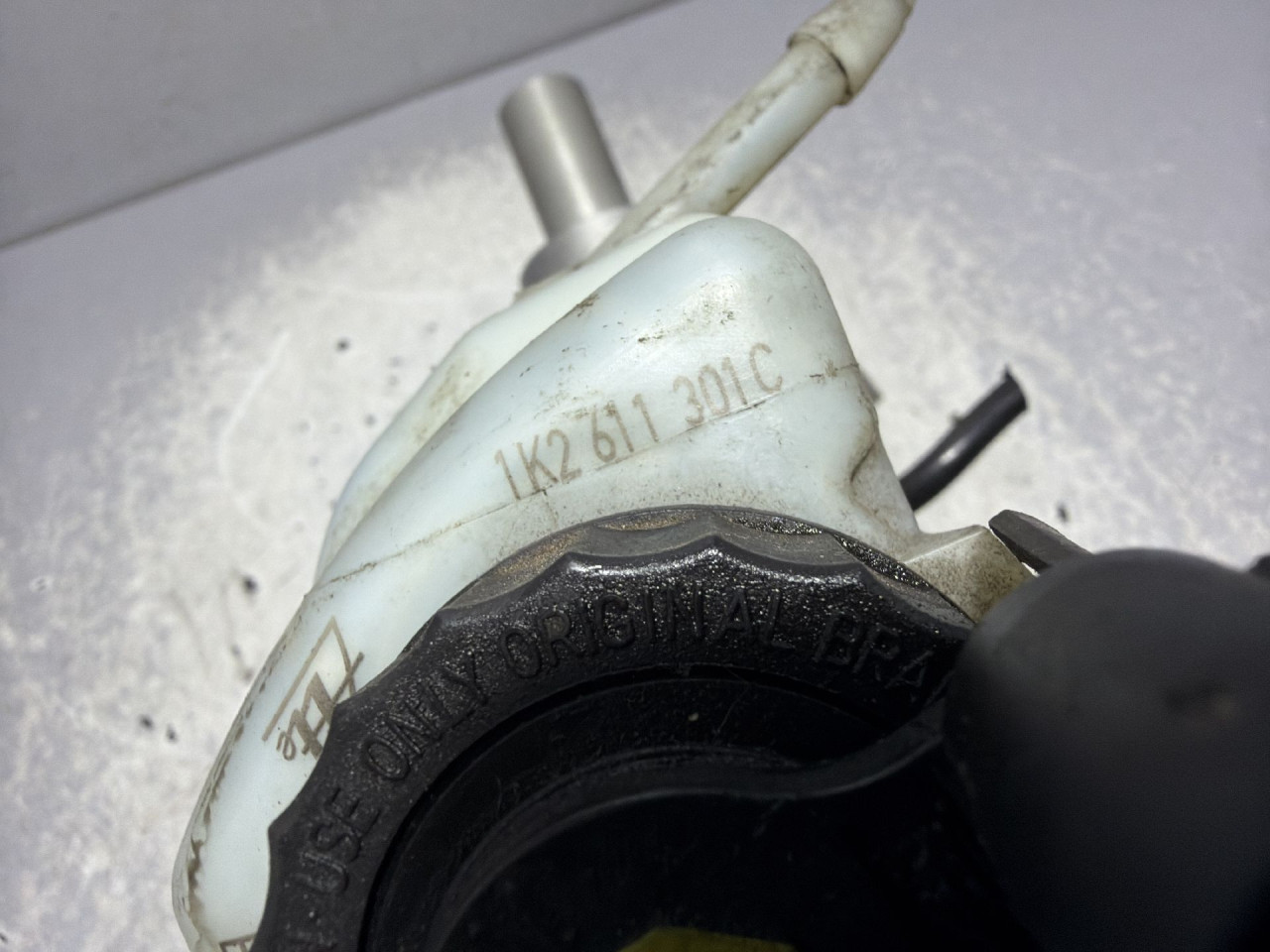 DIJELOVI BOCA ULJA VW GOLF 6 > 08-12 1.6 1K2611301C