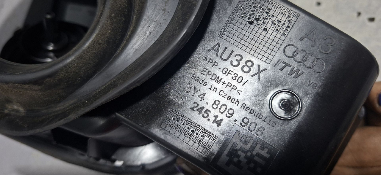 DIJELOVI POKLOPAC REZERVOARA AUDI A3 (8Y) > 20 -  1.5 8Y4809906