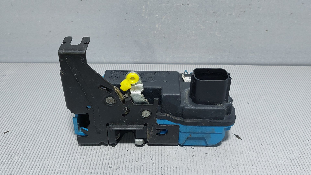 DIJELOVI BRAVA VRATA VOLVO XC90 > 02-06 30699748