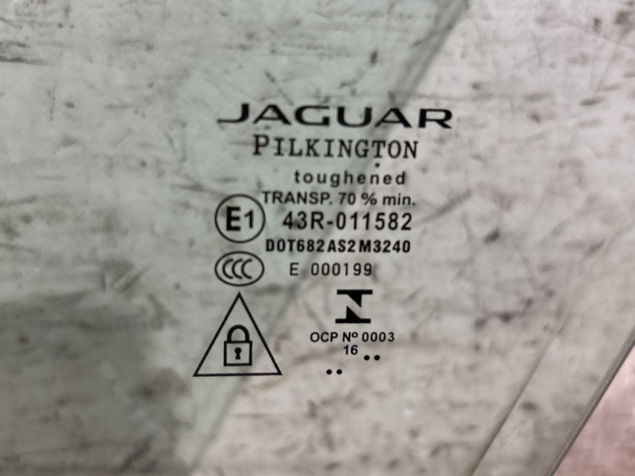 DIJELOVI STAKLO JAGUAR XE (X760) > 15 -