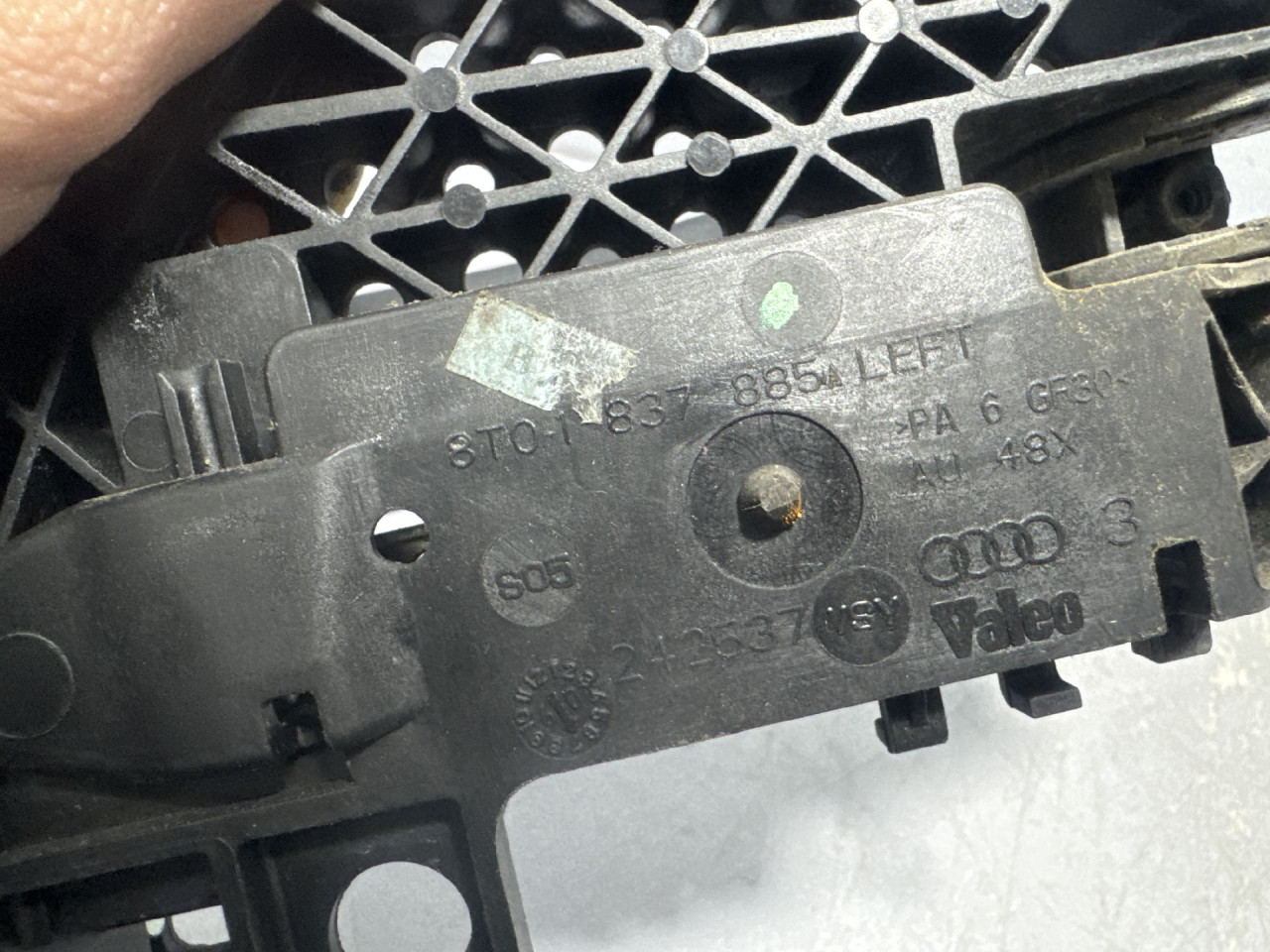 DIJELOVI RUCKA VRATA AUDI Q5 > 08-11 8T01837885