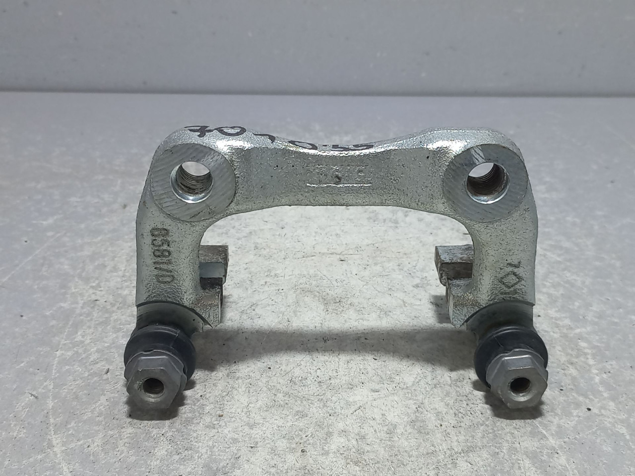 DIJELOVI NOSAC SKODA OCTAVIA > 04-08 1K0615425P