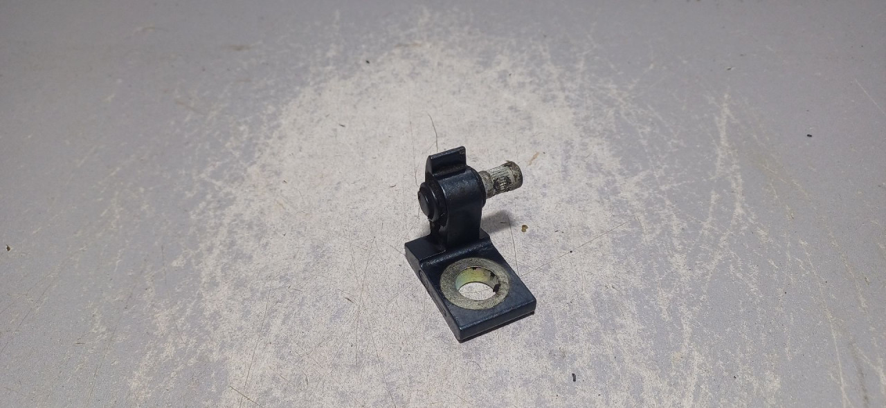 DIJELOVI BAGLAMA SKODA SUPERB > 15-19 8X0831405A