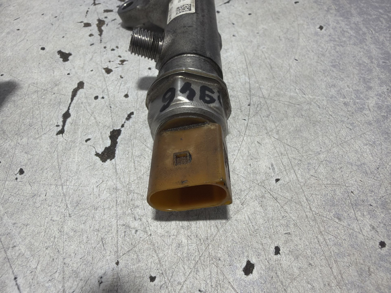 SENZOR PRITISKA GORIVA VW PASSAT B7 > 10-14 03L906051